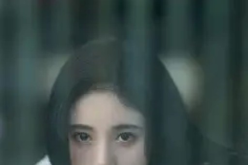这个坚强面对绝症的少女形象不仅让