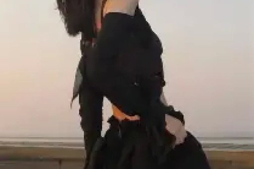 主打永不塌房！AI偶像成资本新宠真能替代真人明星？